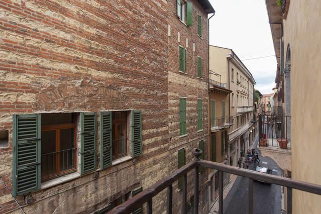 Apartament Deluxe Quattro Spade Verona Exterior foto